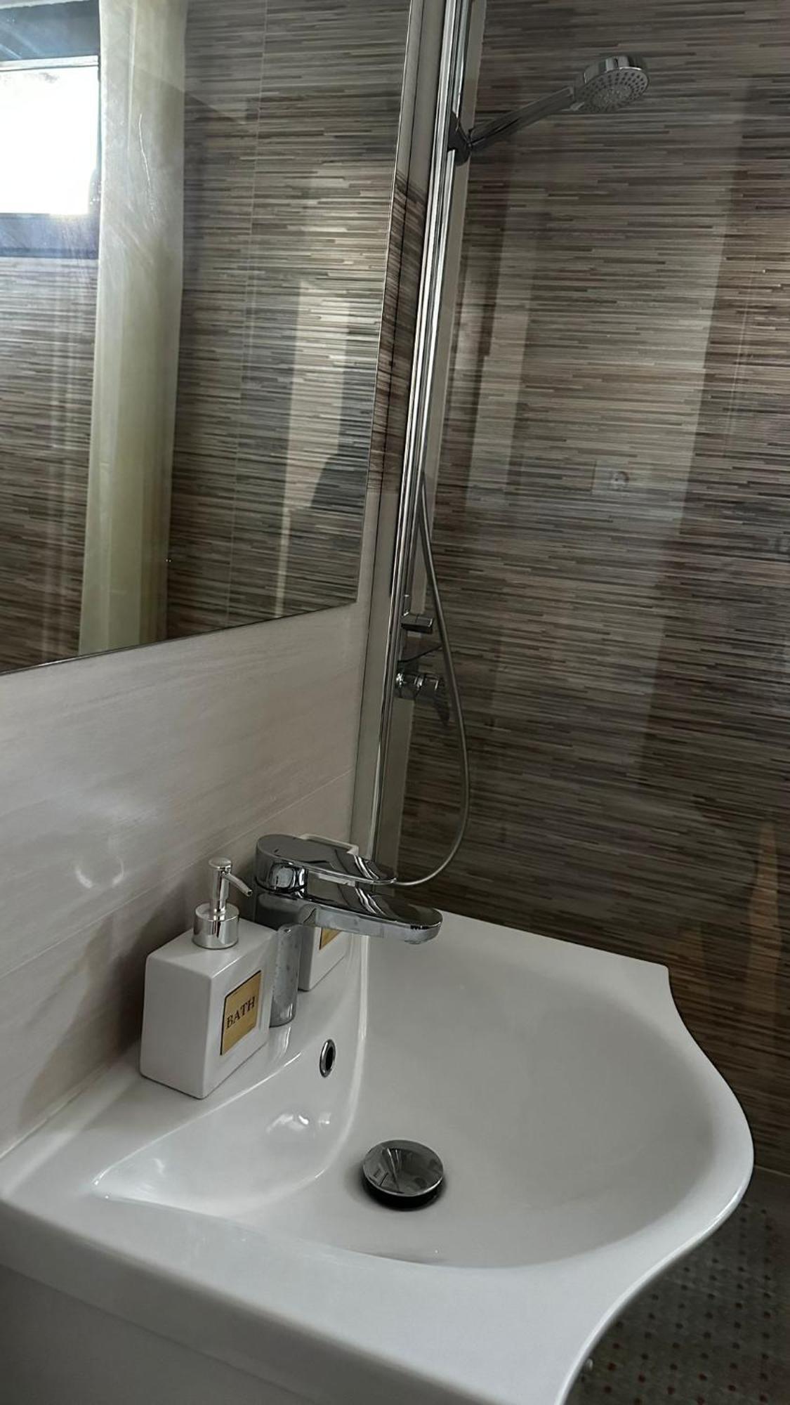 Sofiart Apartment Bukarest Kültér fotó